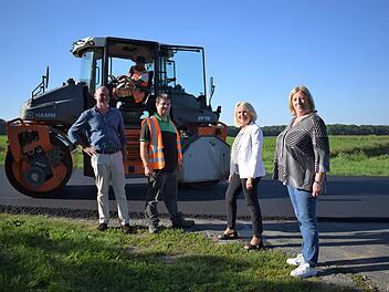 Wiesentheid: Arbeiten an Kreisstra&szlig;e KT10 beendet - Sanierungsma&szlig;nahme lief "wie am Schn&uuml;rchen"