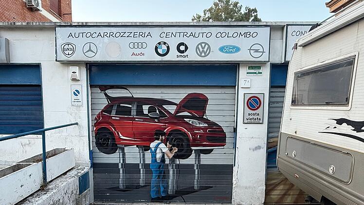 Geschlossene Rolll&auml;den in Italien