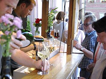 Das Fest "Wein und Gaumenfreuden" ist eine vom Weinbauverein organisierte Veranstaltung und  Publikumsmagnet. Archivfoto:Winfried Ehling