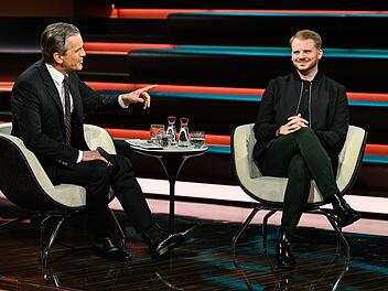 Markus Lanz (links) nahm SPD-Generalsekret&auml;r Tim Kl&uuml;ssendorf in die Mangel.