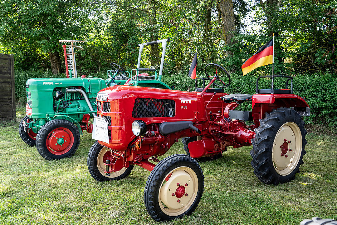 Treffen f&uuml;r PKW/Traktoren und Motorr&auml;der bis Baujahr 1996.