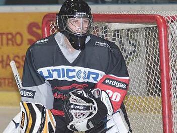 Martin Hildenbrand lieferte bei der Vorbereitungspartie der "Hawks" in Lauterbach eine tolle Vorstellung. Der 24-Jährige trug mit seinen Glanzparaden dazu bei, dass seine Vorderleute einen 0:4-Rückstand noch in einen 7:6-Erfolg drehten.
