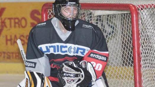 Martin Hildenbrand lieferte bei der Vorbereitungspartie der "Hawks" in Lauterbach eine tolle Vorstellung. Der 24-Jährige trug mit seinen Glanzparaden dazu bei, dass seine Vorderleute einen 0:4-Rückstand noch in einen 7:6-Erfolg drehten.