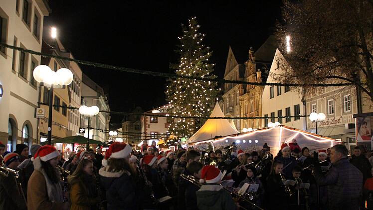 Lichterglanz und erleuchteter Kurgarten 2019. Foto: Benedikt Borst