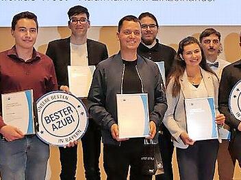 Bayerns beste Azubis aus Mainfranken sind (von links): Anton Sterzinger, Nicklas Trost, Sven Klein, Julian Morela, Paula Lauer, Luis Hüßner und Andreas Schuhmann. Es fehlen auf dem Foto Elena Reuß und Gina-Marie Brandl. Caroline Trips und Jürgen B...