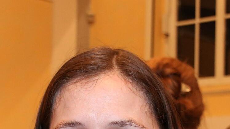 Für die neue Wirtschaftsförderin der Stadt war es der erste Neujahrsempfang. "Ich bin seit Juli in der Stadt, für mich sind viele Gesichter noch neu", schildert die 30-Jährige ihre Eindrücke. Trotzdem konnte Svenja Melchert auch Kontakte auffrischen, zum Beispiel zur Heiligenfeld-Akademie. "Das Thema Gesundheit ist elementar für den Standort", sagt Melchert. Von der "tollen Festrede" nahm sie mit, jeden Tag mit mehr Dankbarkeit aufs Leben zu schauen.