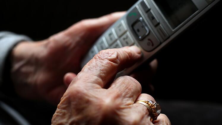 Schweinfurt: Polizei vereitelt Callcenter-Betrug an Seniorin