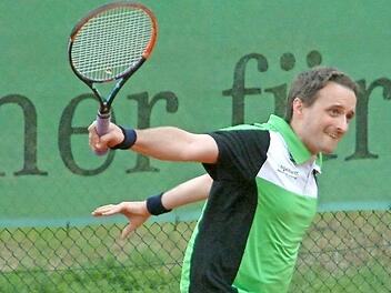 Den zweiten Sieg fuhren die Herren 30 des TC Steinwiesen. Beim Erfolg gegen Friesen blieb Ralf Rüger ohne Satzverlust.  Foto: Hans Franz