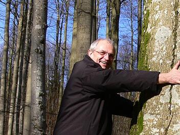 Günther Denzler lernte als Landrat die Buchen im Steigerwald zu schätzen Foto: Michael Wehner/Archiv