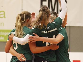 Im Jubel vereint: Die Hammelburger Volleyballerinnen glänzten beim Sieg in Nürnberg. Foto: TV/DJK
