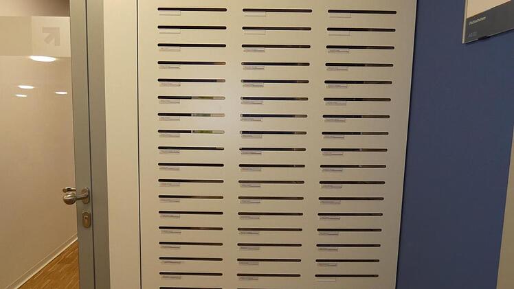 Viel Arbeitserleichterung für die Lehrkräfte ist der neue Briefkasten, durch den die Schüler direkt an ihre Kontaktperson Unterlagen weiterleiten können.