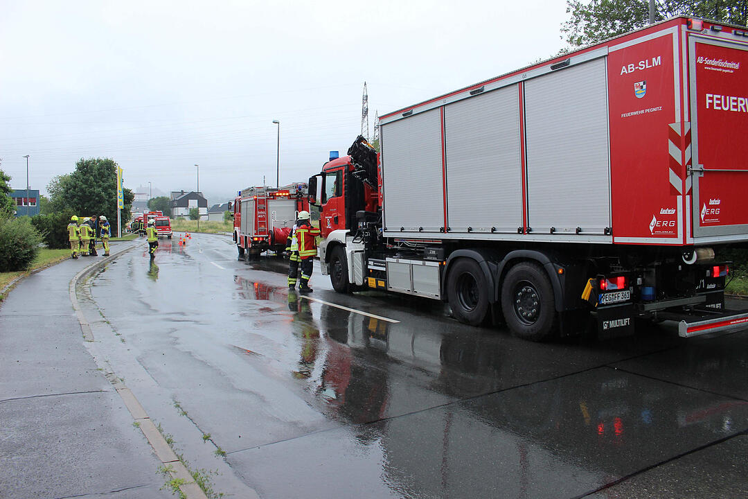 Großeinsatz auf Firmengelände in Kulmbach