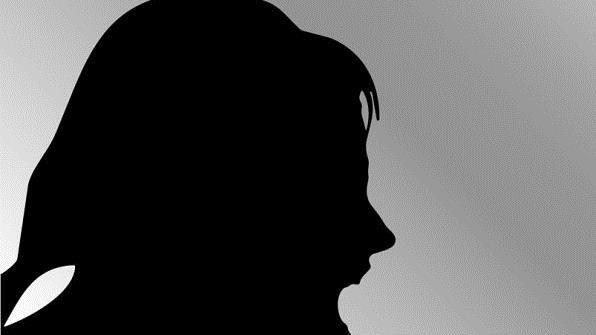 Der streit zwischen zwei Frauen eskaliert am Montagmorgen im N&uuml;rnberger Bahnhof bis die Eine mit einer Kr&uuml;cke zuschl&auml;gt. Symbolbild: pixabay.com/OpenClipart-Vectors