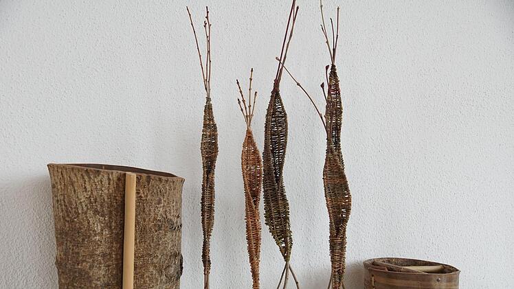 Die Flechtfiguren tragen den Titel "Bachstelzen". Foto: Arkadius Guzy