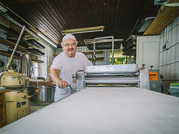 Bernd Böhm, Bäcker aus Steinberg, weiß nicht, ob er einen Nachfolger für seine Bäckerei findet.  Foto: Marian Hamacher