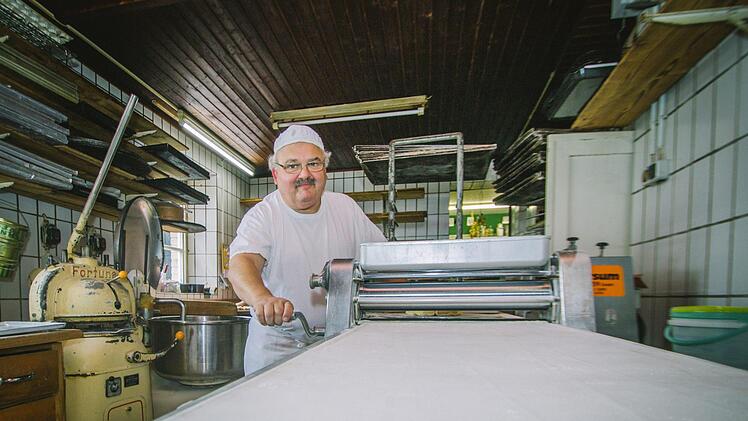 Bernd Böhm, Bäcker aus Steinberg, weiß nicht, ob er einen Nachfolger für seine Bäckerei findet.  Foto: Marian Hamacher