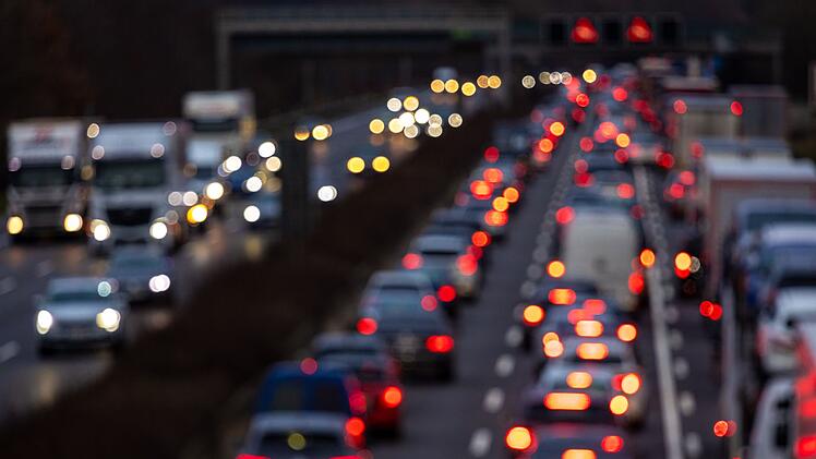 Weihnachtsreiseverkehr auf der Autobahn