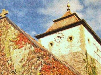 Für die Sanierung des Junkersdorfer Kirchturms sollen im kommenden Jahr Haushaltsmittel bereitgestellt werden.  Foto: Gerhard Schmidt
