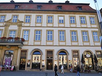 Café im Pferdestall, Theater in den Katakomben:   das Krackhardthaus ...