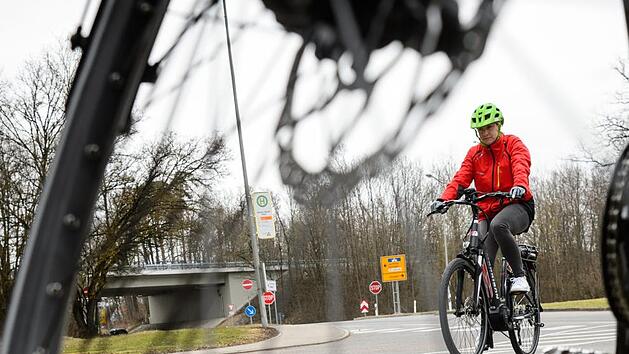 E-Bikes & Co. liegen im Trend. Nach Ansicht von Fachleuten wird sich daran in den kommenden Jahren nichts &auml;ndern. Geht es nach der CSU, muss sich der Landkreis Kronach besser auf diese Entwicklung einstellen. Foto: Sina Schuldt/dpa