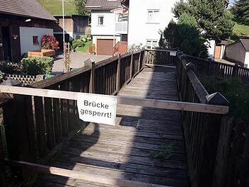 Einen Ersatzneubau wird es für die Fußgängerbrücke in der Bachstraße in Wickendorf geben.Heike Schülein