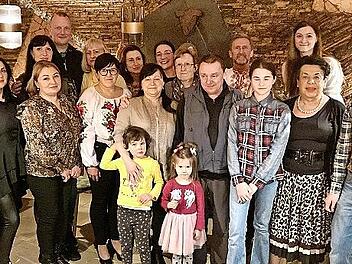 Die ukrainischen Frauen mit Kindern und einige der helfenden Tettauer