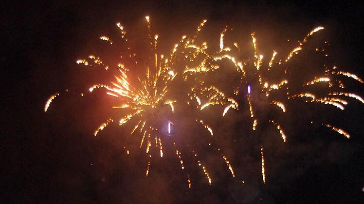 Mit dem großen Brillant-Feuerwerk ging es zum Höhepunkt des Samstagabends über.