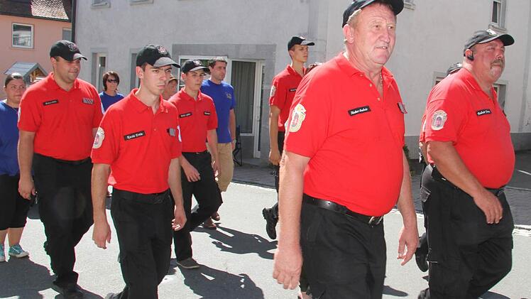 Auch eine stattliche Abordnung aus Pilisszentivan kam zum Straßenfest