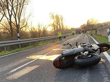 Tödlicher Unfall im Kreis Würzburg: Motorradfahrer stirbt. Foto. NEWS5 / Höfig