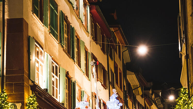 Beim "Harley Niggi-Näggi" fahren Nikoläuse auf Harleys durch die Basler Innenstadt.
