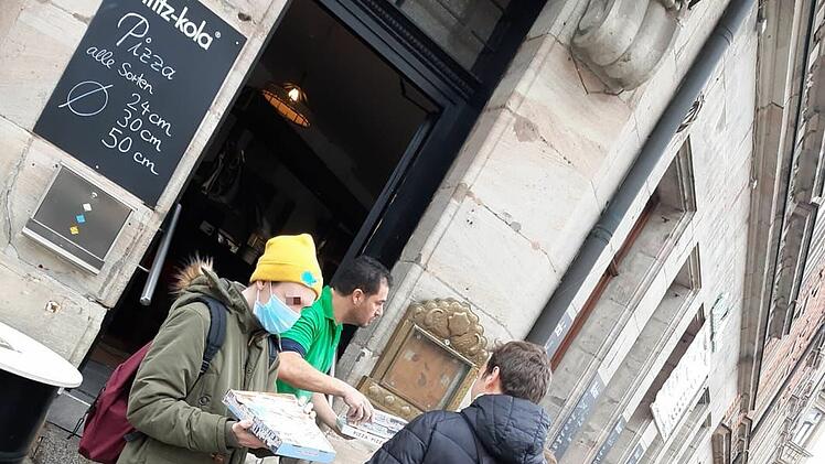 Erlangen: Kostenlose Pizza sorgt für großen Andrang - Restaurant-Betreiber plant Kette