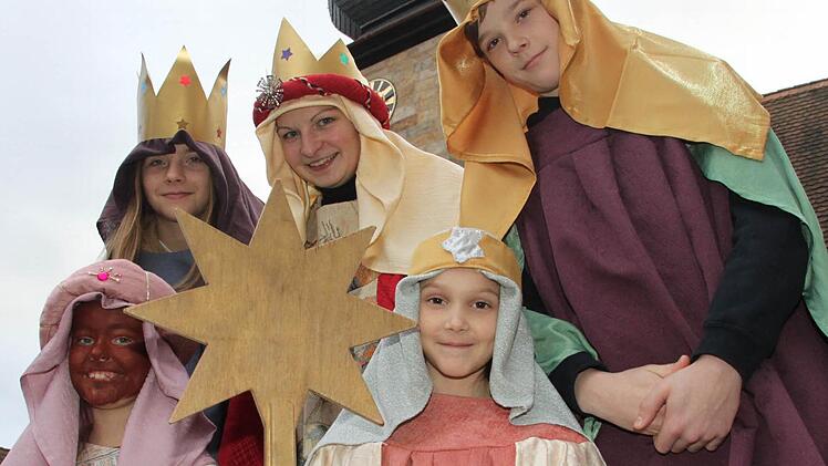 So ziehen die Sternsinger am Sonntag durch die Pfarrei Motschenbach. Foto: Jürgen Gärtner