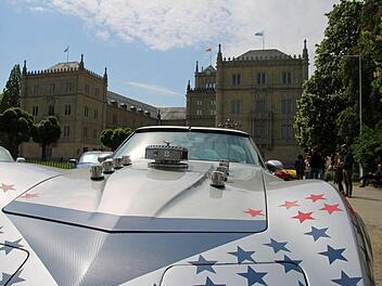 Ein Blickfang beim Corvette-Treffen auf dem Coburger Schlossplatz war dieser getunte Bolide. Foto: Jochen Berger