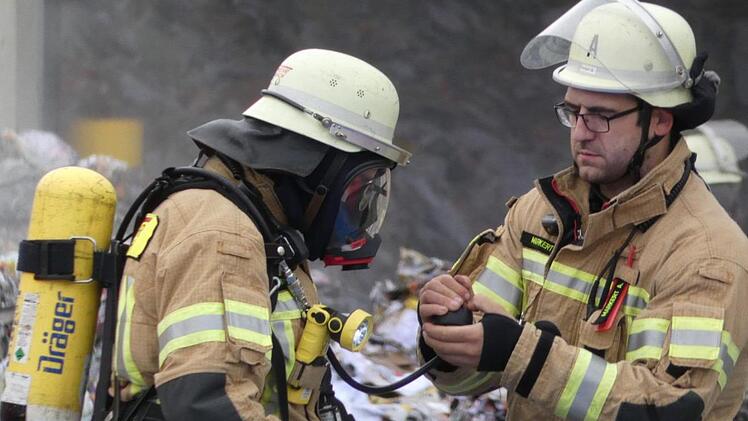 Über 20 Atemschutzträger kamen zum Einsatz.