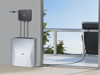 Das APSystems EZHI, ein Balkonkraftwerk mit Speicher, hat eine Kapazität von 5 kWh und ist auch optisch ein Hingucker.