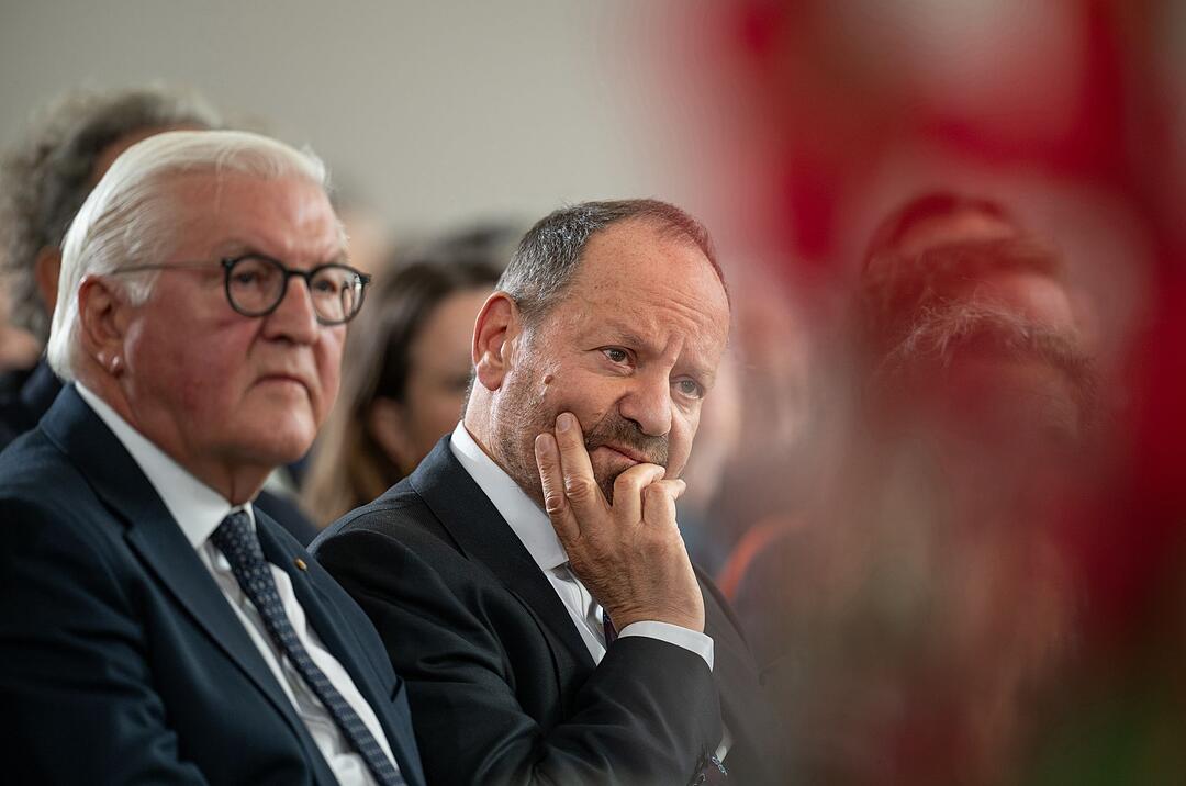 &Uuml;bergabe Friedenspreis des Deutschen Buchhandels