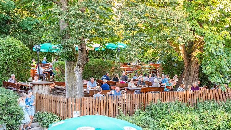 Weiher: Brauerei muss sonntags früh schließen - Biergarten sucht "händeringend" Mitarbeiter