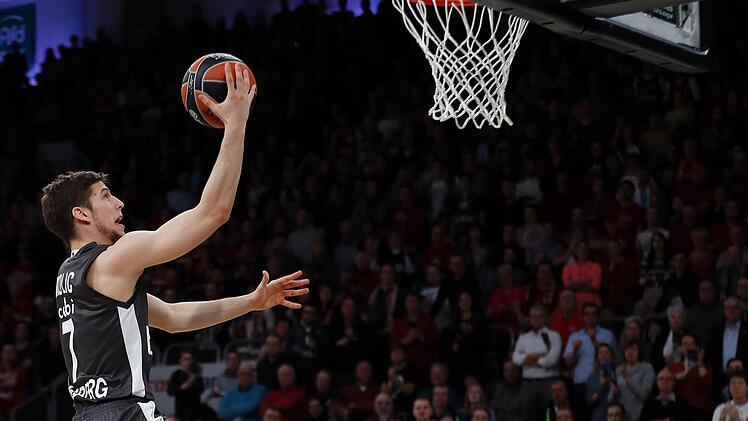 Aleksej Nikolic (Brose Bamberg) beim EuroLeague-Spiel gegen Zalgiris Kaunas am 24.02.2017 Foto: Daniel L&ouml;b