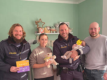 Familie bedankt sich bei "Geburtshelfern"