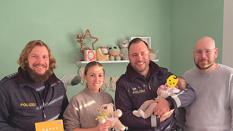 Familie bedankt sich bei "Geburtshelfern"