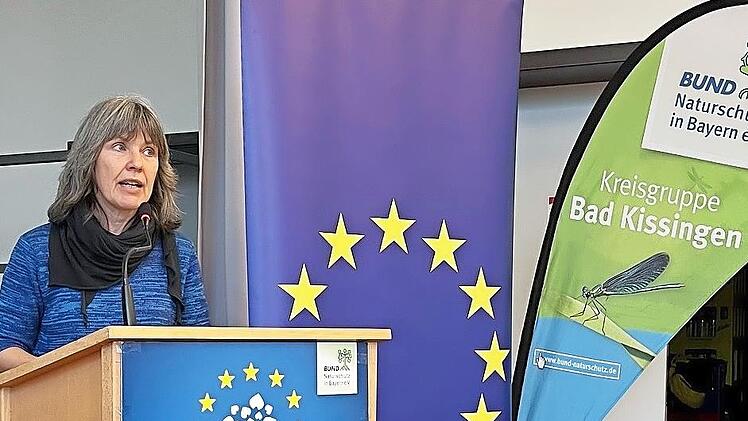 Dr. Christine Margraf, stellvertretende Landesbeauftragte des Bund Naturschutz in Bayern e.V. und Leiterin des Artenschutzreferates, erläuterte detailliert, in welchen Bereichen des Natur- und Klimaschutzes Europa Einfluss nimmt.