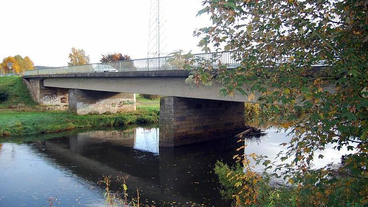 Die Mainbrücke zwischen Burgkunstadt und Altenkunstadt muss erneuert werden. Foto: Andreas Welz