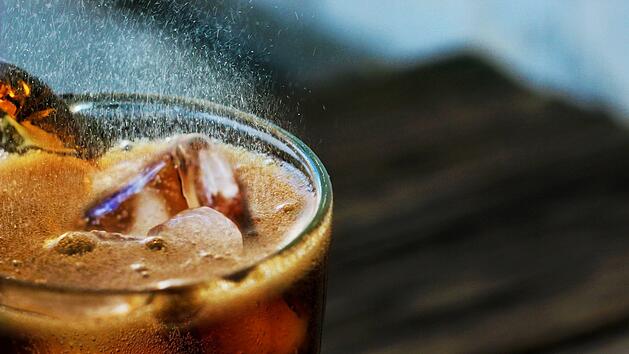 "Flüssiger Zucker": So gefährlich sind Cola, Limo und Co. wirklich