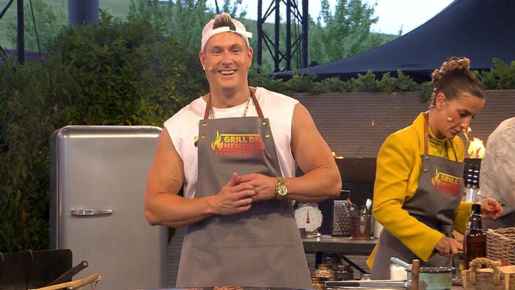 Calvin Kleinen und Charlotte Engelhardt verbindet mehr als nur eine gemeinsame Fernsehshow. Am Grill bei Steffen Henssler enth&uuml;llte Engelhardt ein pikantes geheimnis.
