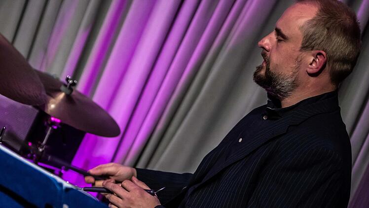 Impressionen von der Coburger Jazznacht: Beatrice Kahl und "B.groovy" bei "Leise am Markt".Foto: Jochen Berger