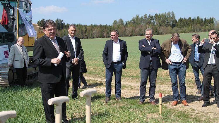 Landrat Klaus Peter Söllner wies auf die Bedeutung des Projekts hin.