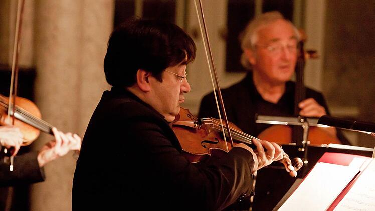 Das Bamberger Streichquartett bei seinem Gastspiel im Marmorsaal von Schloss Rosenau (Rauol Teo Arias, Karlheinz Böhm)Foto: Jochen Berger