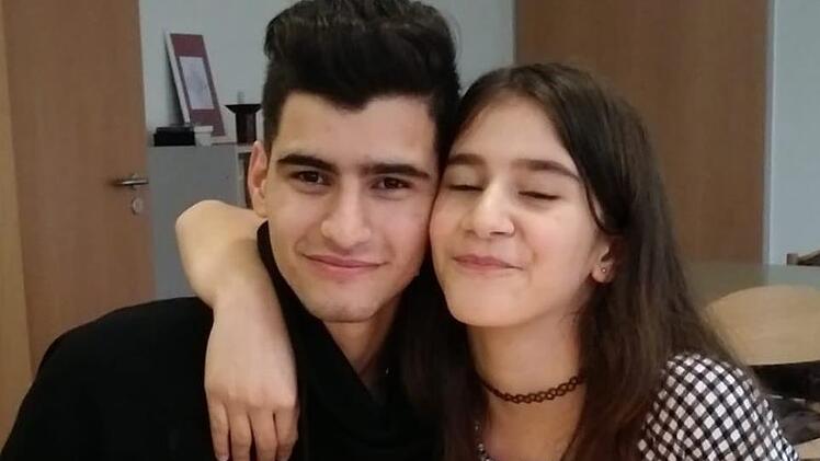 Hossein, hier mit seiner Schwester Parnian, soll in den Iran abgeschoben werden. Foto: privat