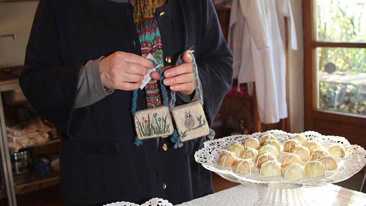 Evi Näher stellt Seifen her, die unwiderstehlich duften - und aussehen wie kleine Törtchen.