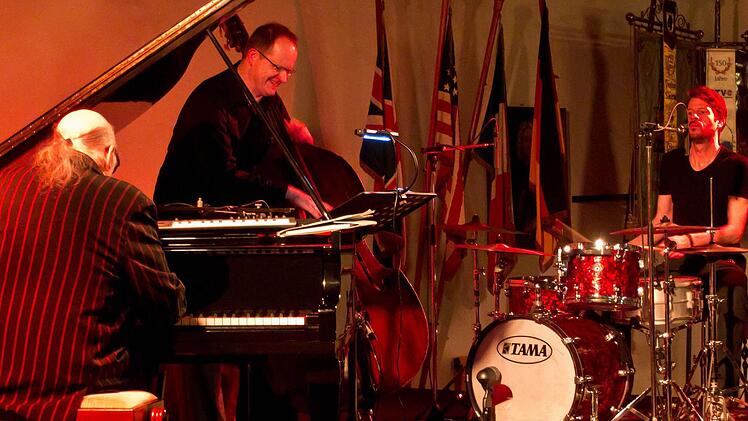 Zum Auftakt der Coburger Jazznacht faszinierte das Dauner-Trio mit seinem Gastspiel im Rathaussaal.Foto: Jochen Berger